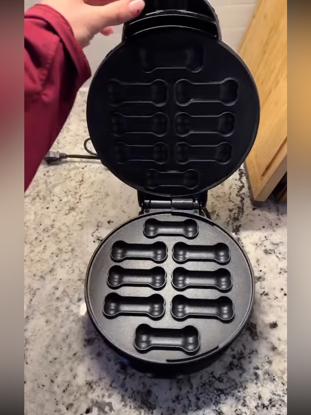 Nonstick Black Bone-Shaped Treat Maker - Dash